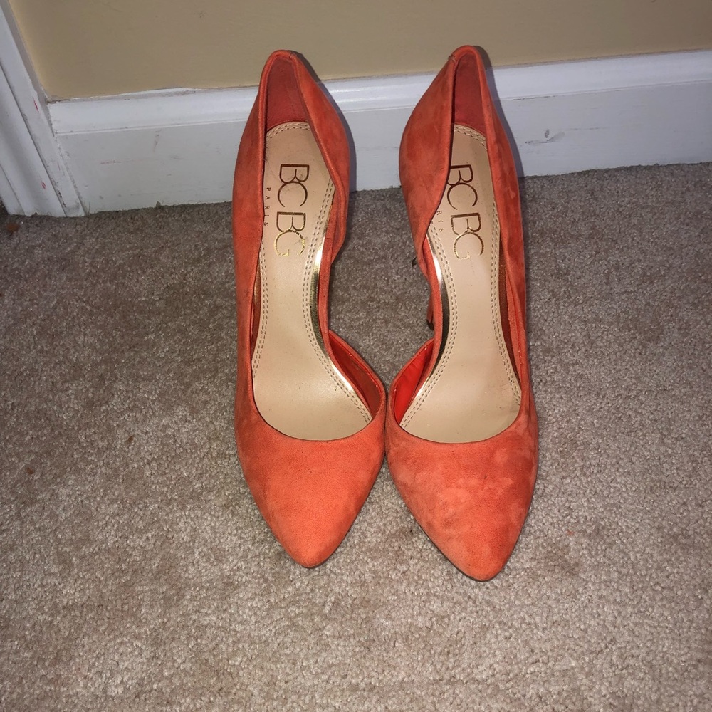 BCBG HEELS SIZE 6 Never Worn